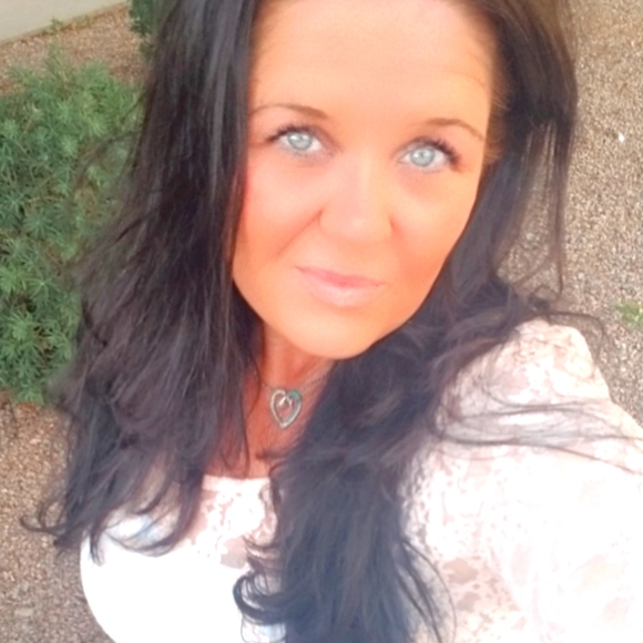 Meet your Posher, Trisha - Picture 1 of 2